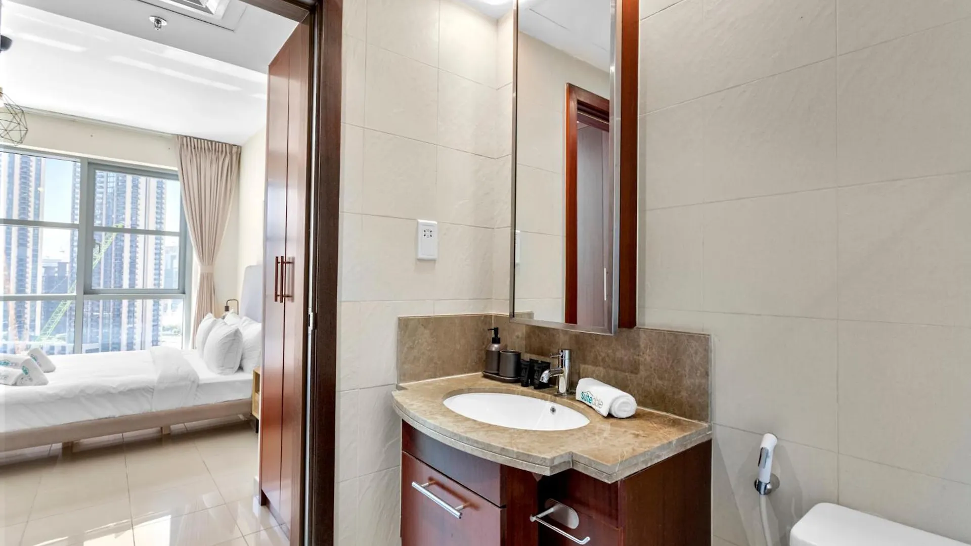 Upscale 1 Bedroom In The Heart Of Downtown Dubai United Arab Emirates