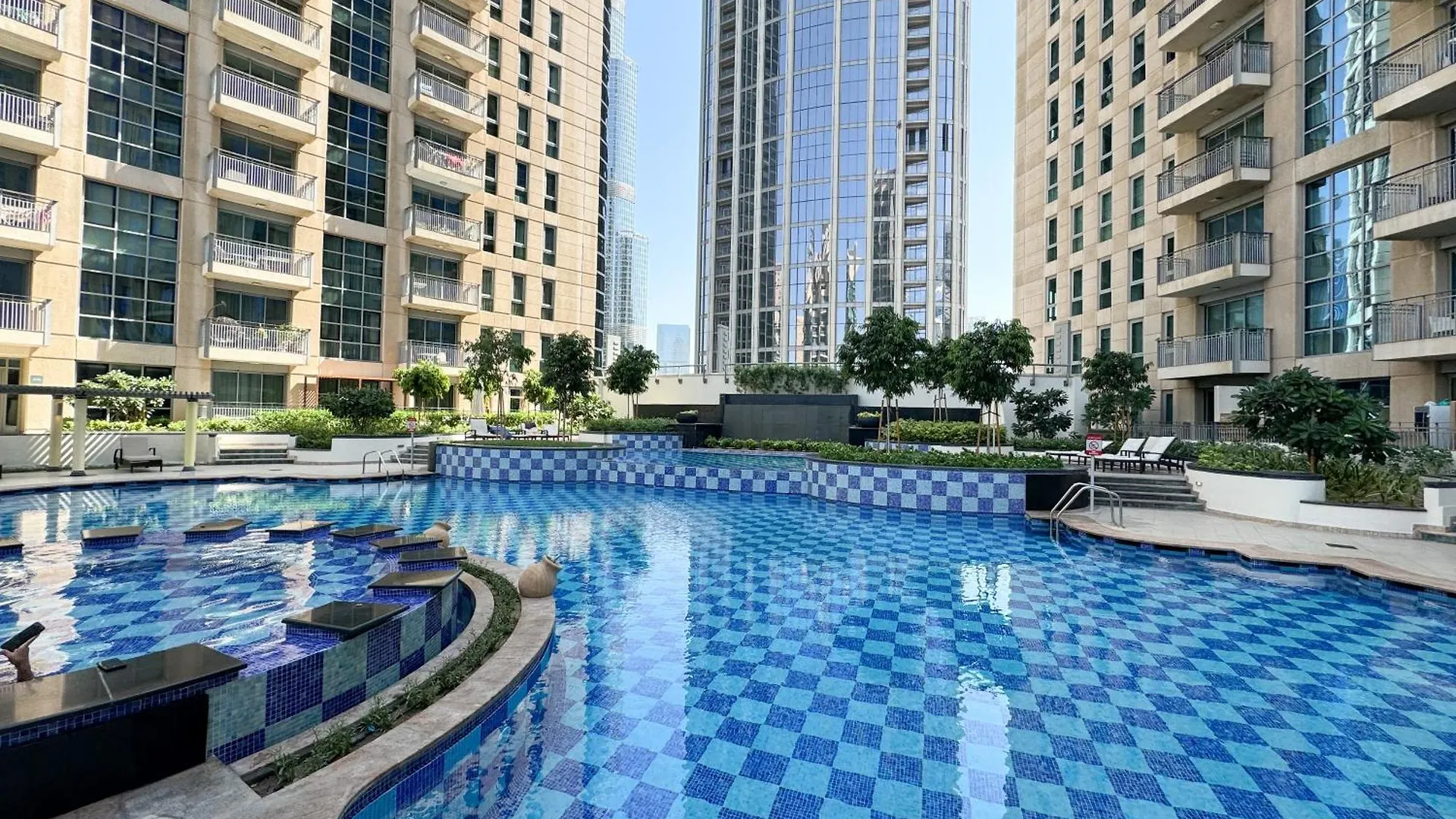 Upscale 1 Bedroom In The Heart Of Downtown Dubai Apartment